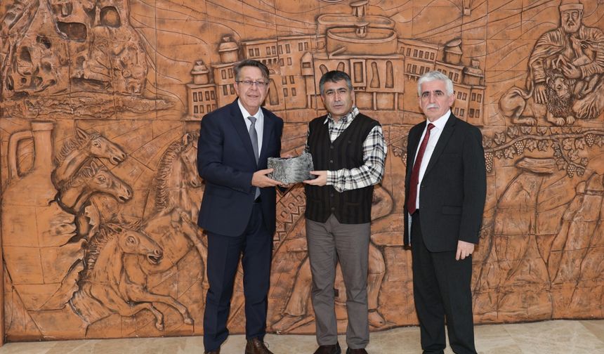 NEVÜ’de Kafkas Kültürünün geleceği görüşüldü