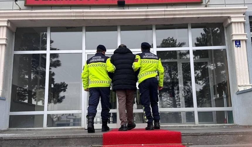 Başkasının kimliğini kullandı, jandarmanın dikkatinden kaçamadı