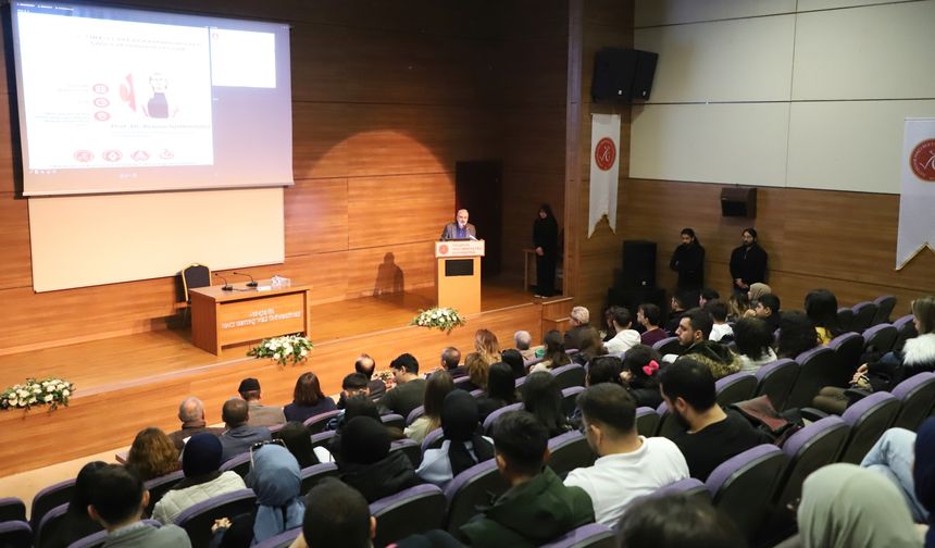 Aile kurumu tehlikede mi? NEVÜ’de modern aile ilişkileri konuşuldu