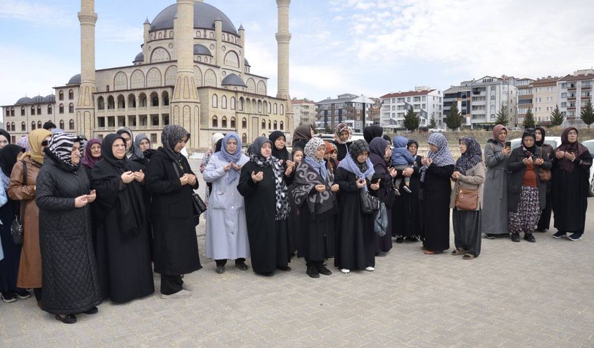 Nevşehir’den 33 günlük ramazan umresi için kafile yola çıktı