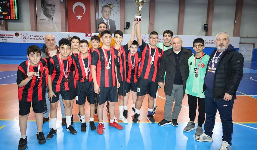 Futsal heyecanı sona erdi: Şampiyon okullar belli oldu