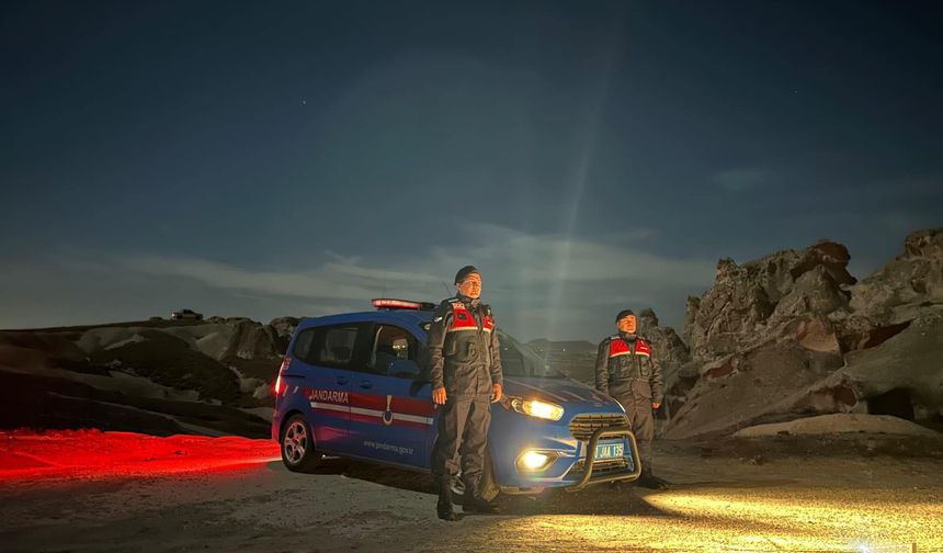 Kapadokya’da geceyi aydınlatan devriye: Jandarmadan mesaj