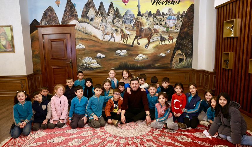 Nevşehir’de sıcak buluşma: Minikler Başkan Arı’yı ziyaret etti