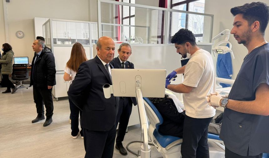 NEVÜ’nün 89 Ünitli yeni diş hastanesi ASÜ heyetinden tam not aldı