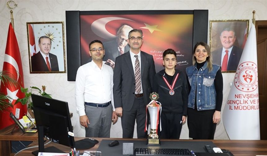 Türkiye üçüncüsü Çınar İçöz, İl Müdürü Keskin ile görüştü