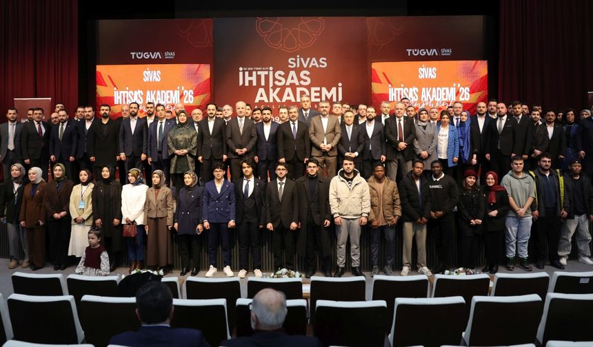 NEVÜ Rektörü Aktekin akademik programlara katıldı