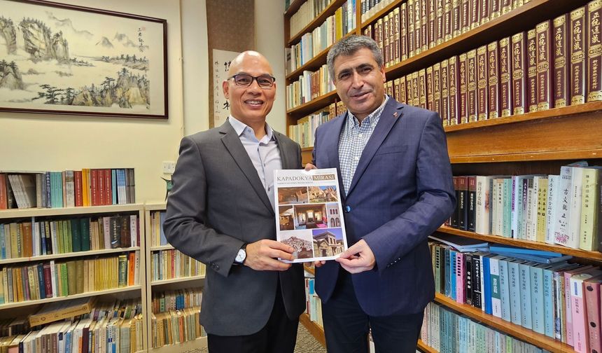 NEVÜ Hong Kong’da dünya üniversiteleriyle buluştu