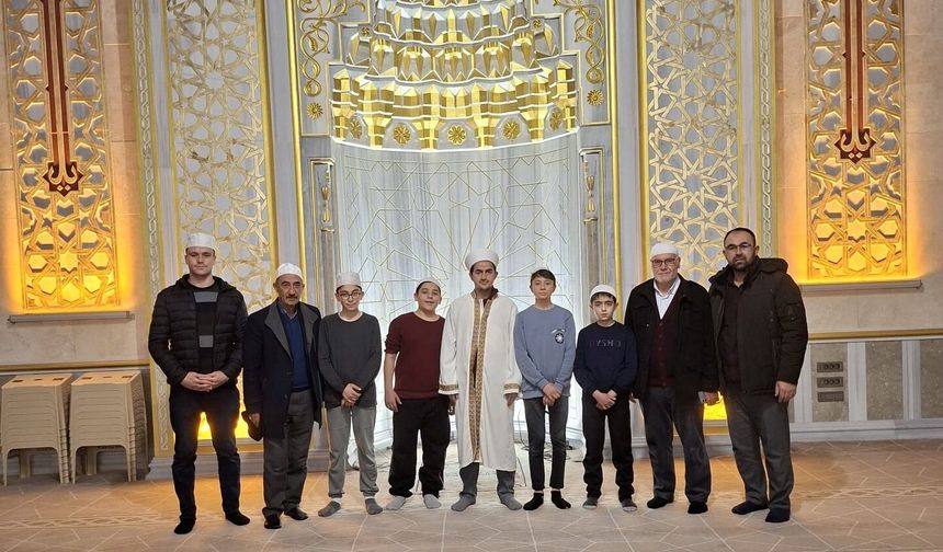 Genç hafızlar Nevşehir’de her gün iki camide teravih kıldırıyor