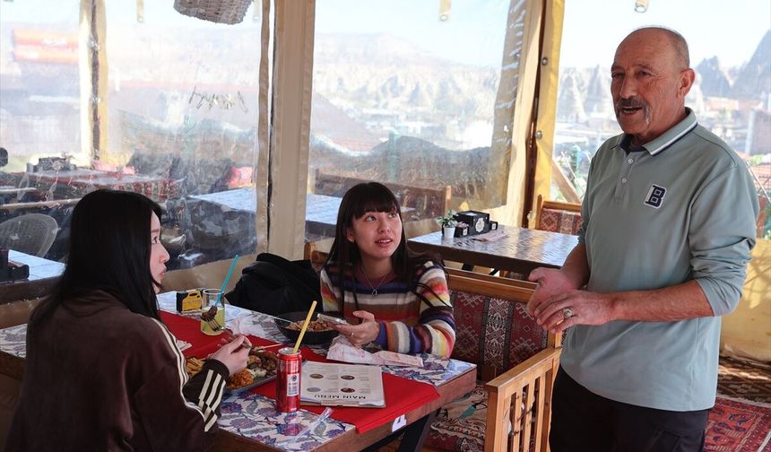 Göreme’de 9 dil konuşan Cemalettin Yavuz dünyanın dikkatini çekti