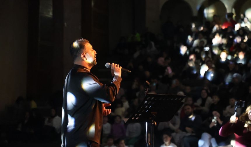 İlahi sanatçısı Hasan Bayar Nevşehir’de sahne aldı
