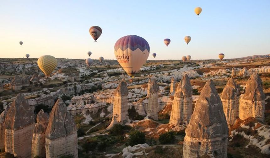 Küresel savaş turizmi nasıl etkiliyor? Türkiye’de rezervasyonlar düşüyor mu?