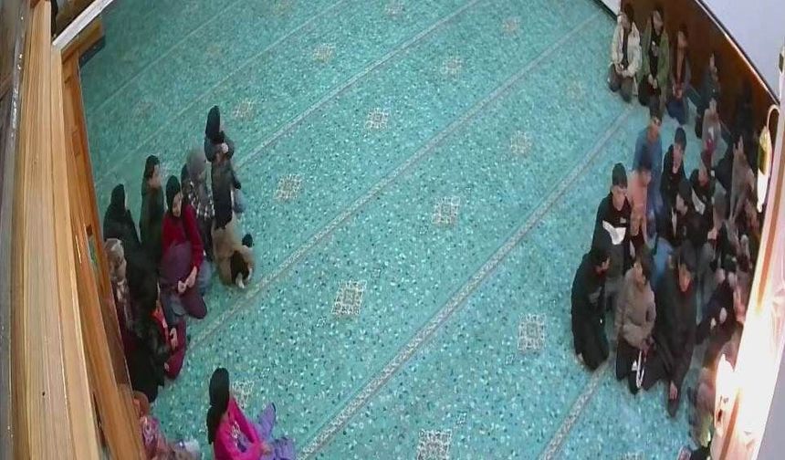 Nevşehir’de camide çocuklara örnek eğitim: Kurala uyana ödül