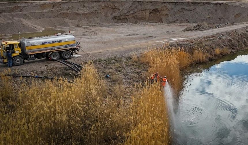 Gülşehir’de kızılırmak ve sazlıklarda sivrisineklerle mücadele başladı