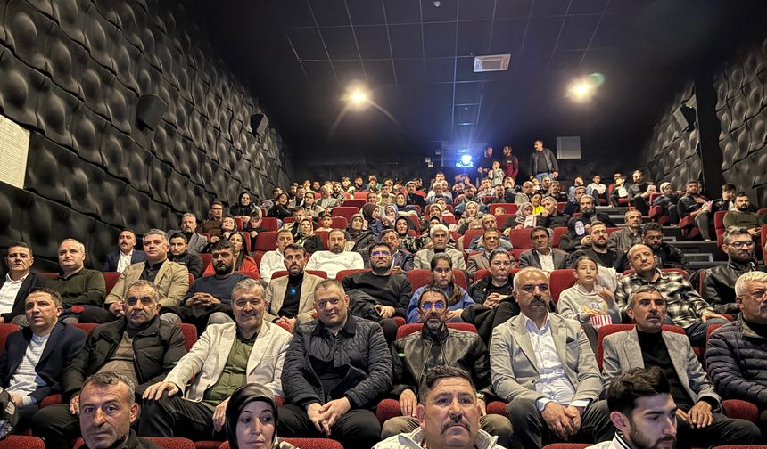 Ülkücüler 300 kişi ile “ÇATLI” filmini İzledi