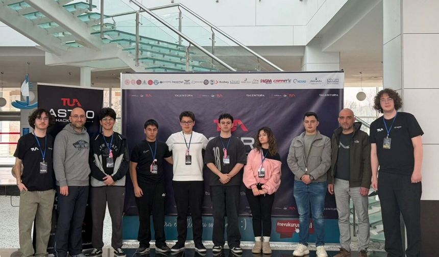 Simya Koleji öğrencileri uzay alanında fark yarattı