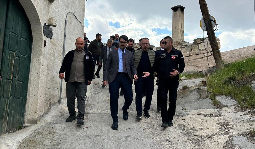 İbrahimpaşa’da kaya düştü: Yetkililer sahaya indi