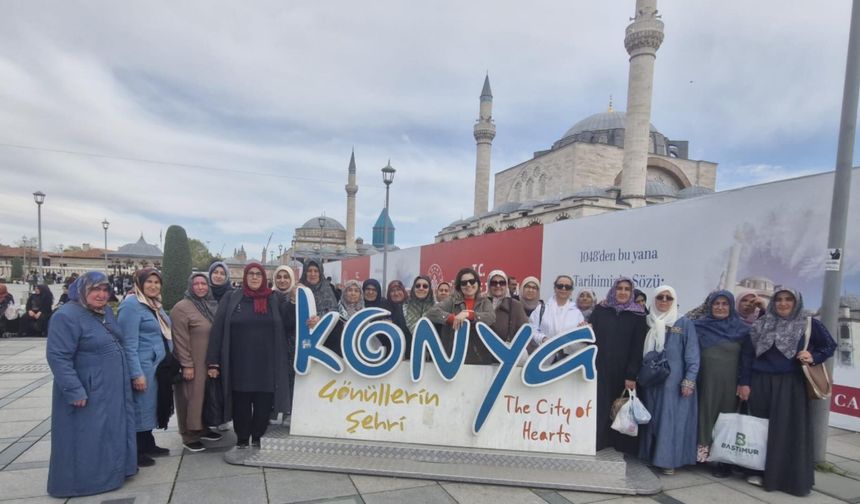 Kur’an kursu öğrencilerinden tarihi yolculuk! Mevlana’dan Somuncu Baba’ya ziyaret