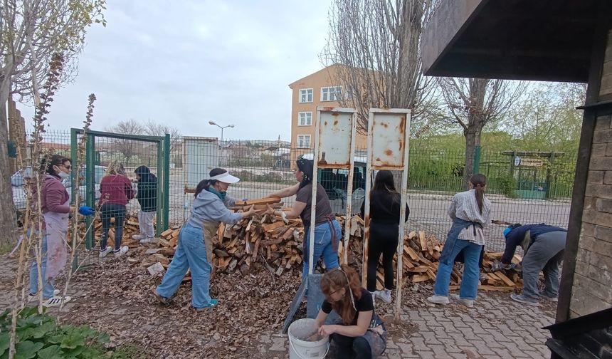Avanos’ta sanat eğitimi: Öğrenciler fırın başında uygulamalı ders aldı