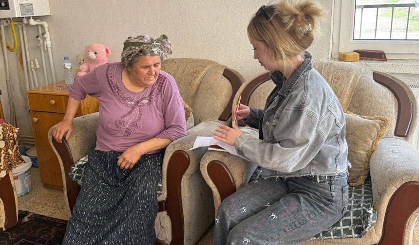 NEVÜ öğrencileri Avanos’ta yaşlıları evlerinde ziyaret ediyor