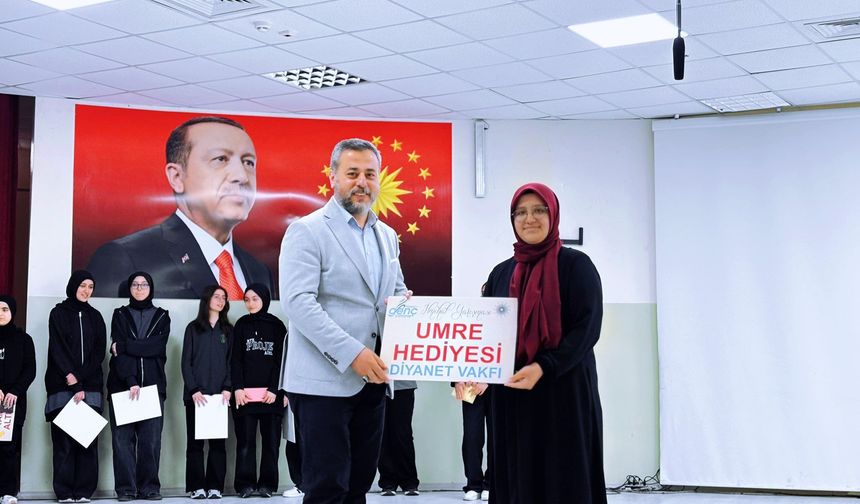 Gençler bilgi için yarıştı: Dereceye girenler ödüllerini aldı