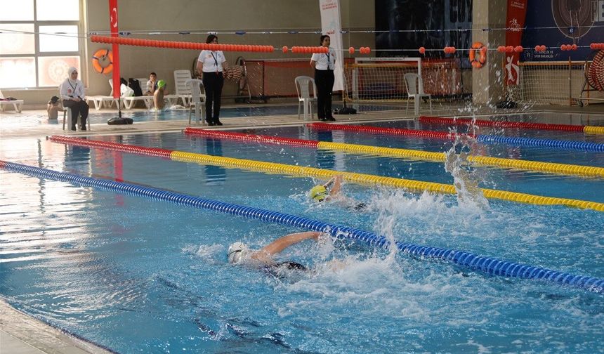 Nevşehir’de kulaçlar zirve için atıldı!