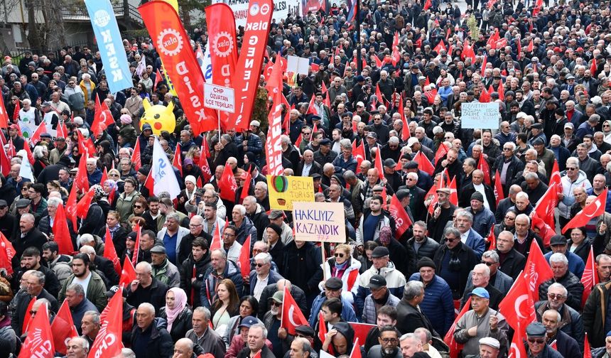 Özgür Özel Nevşehir mitinginde emeklilere dikkat çekti