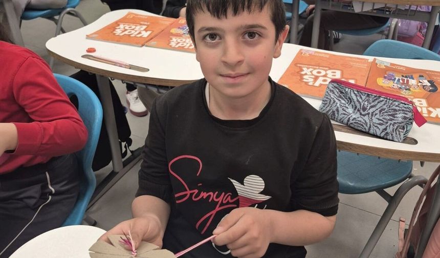 Simya Kolejinin minik ellerinden büyük bağış