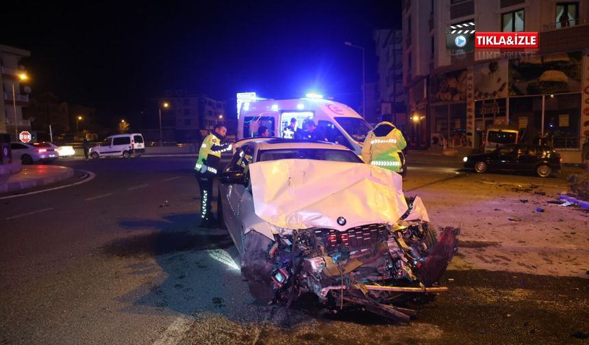 Hastane kavşağında feci kaza! 1'i ağır 3 yaralı