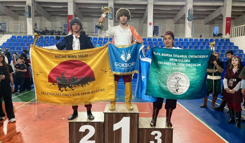 Nevşehirli okçular Yozgat’ta tarihe ok attı