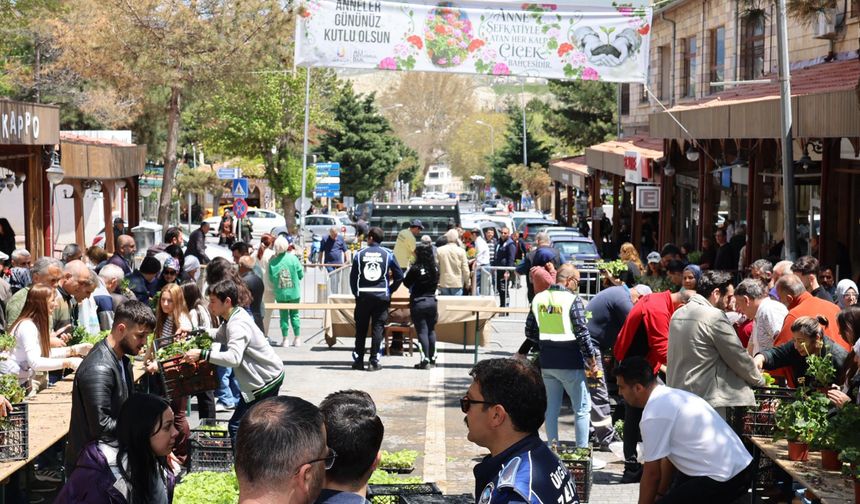 Ürgüp’te Anneler Günü etkinliği yoğun ilgi gördü