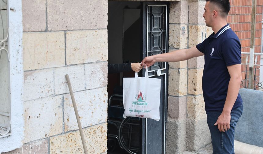 Nevşehir’de sosyal belediyecilik örneği: 1800 aileye kurban desteği