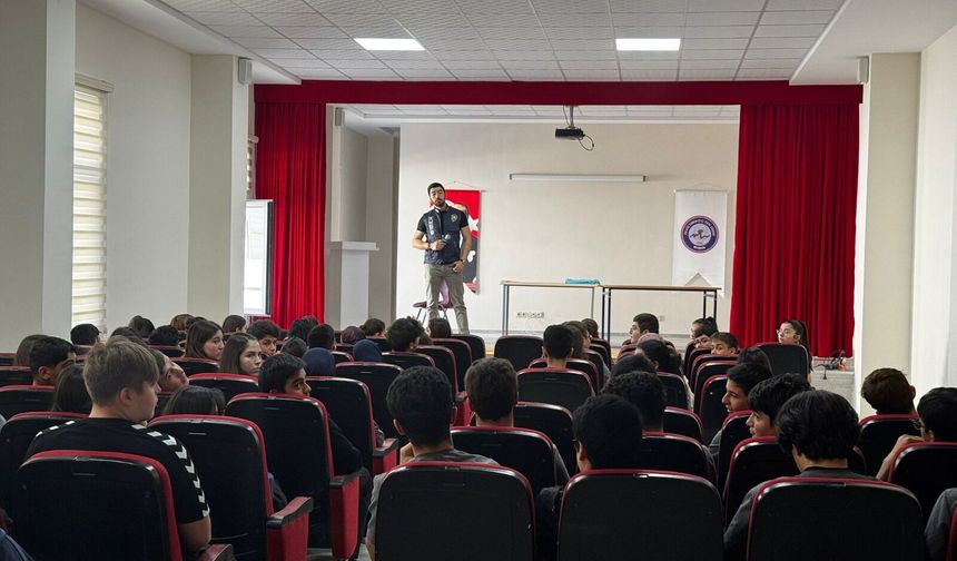 Nevşehir emniyetinden gençlere siber güvenlik dersi