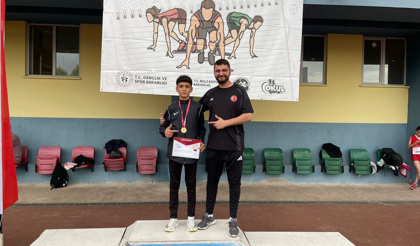 2000 metrede zirve Nevşehir’in: Genç atlete altın madalya