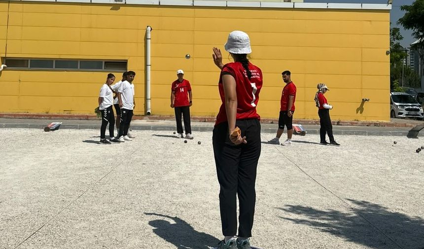 NEVÜ'lü Nursena Topalak Türkiye ikincisi oldu!