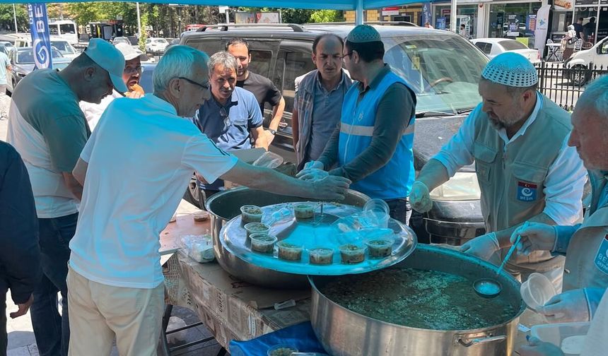 Paylaşmanın bereketi Nevşehir'de yaşandı! 1500 kişiye aşure ikramı