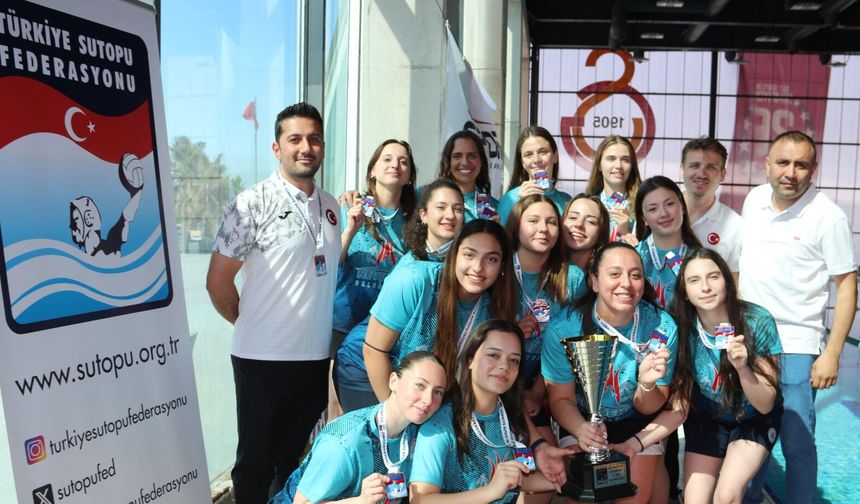 Nevşehir’in kadın sutopu takımı Türkiye üçüncüsü oldu