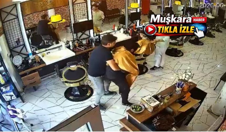 Berberde panik dolu anlar! Müşteriyi heimlich manevrasıyla kurtardı