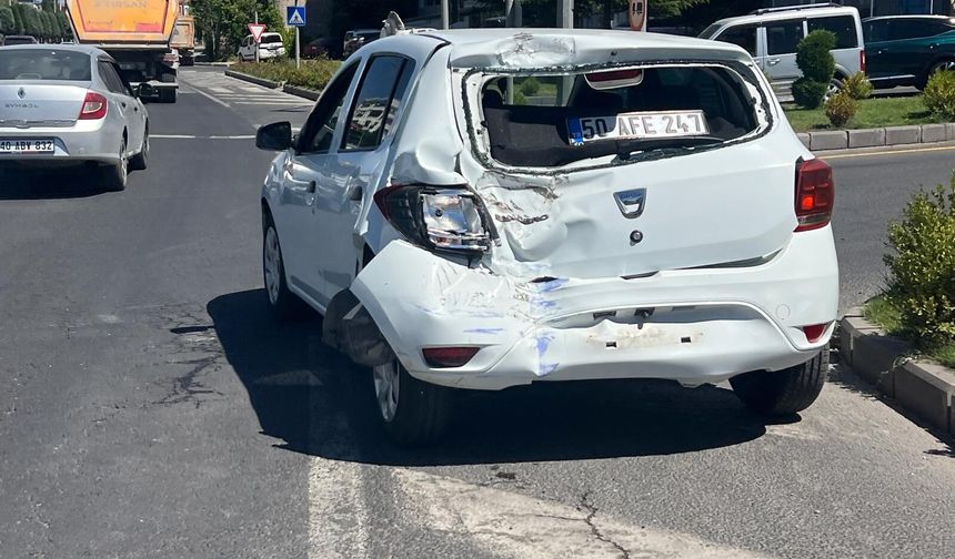 Nevşehir’de hafriyat kamyonu otomobile çarptı: 1 yaralı