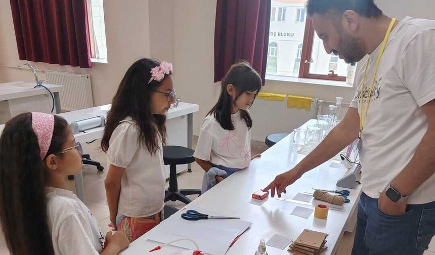 NEVÜ’de çocuklar 10 farklı atölyede bilim, spor ve sanatla buluştu