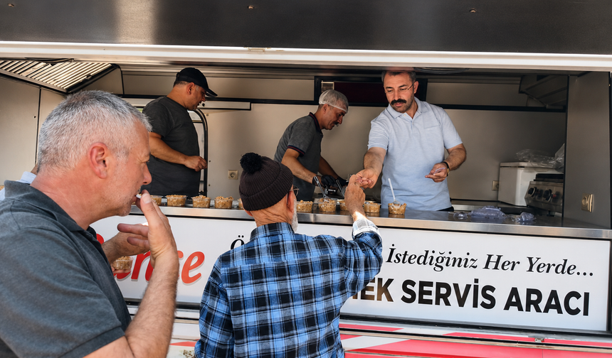 Karapınar’da aşure bereketi vatandaşları aynı sofrada buluşturdu