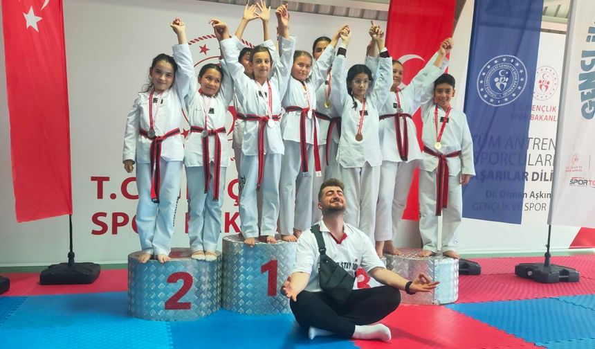 Nevşehir Belediyesi Taekwondo takımı fırtına gibi esti! Finallerine damga vuracak