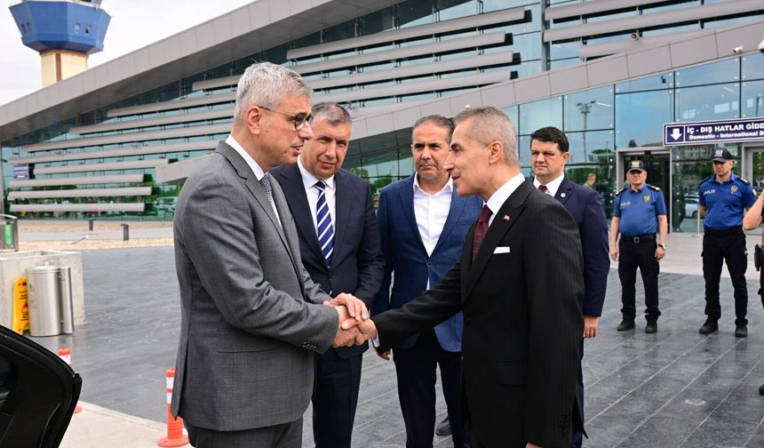 Sağlık Bakanı Kemal Memişoğlu, Kapadokya Havalimanı'nda karşılandı