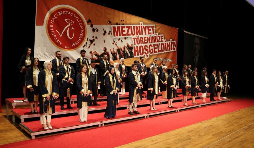 NEVÜ’de bir ilk! Diş Hekimliği Fakültesi ilk mezunlarını uğurladı