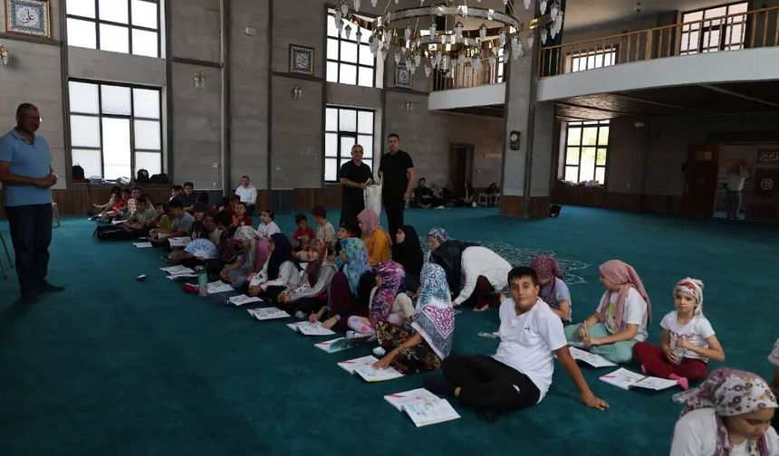 Avanos Belediyesi, yaz kursu öğrencilerine hediye dağıttı