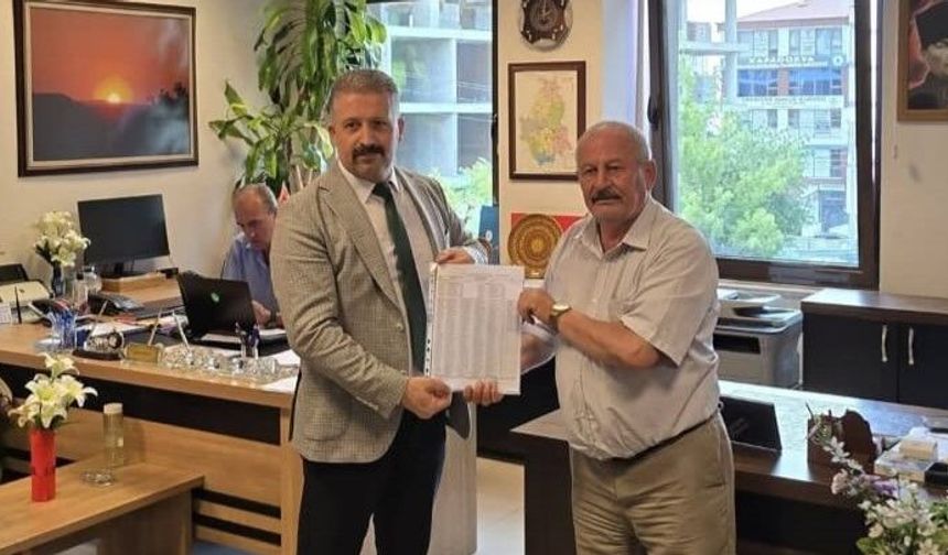 MHP'de mazbata heyecanı: Serkan Oduncu göreve başladı