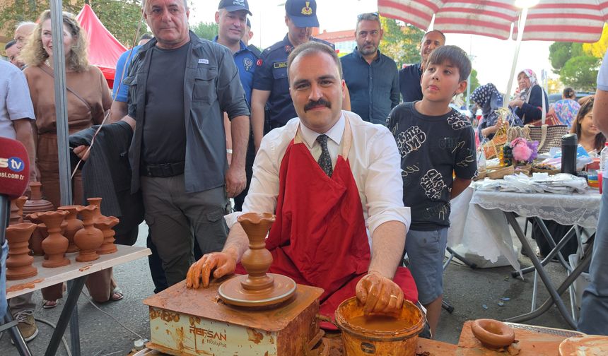 Kaymakam Battal Nevşehir’de öğrendiği çömlekçilikle Aydın’da alkış aldı