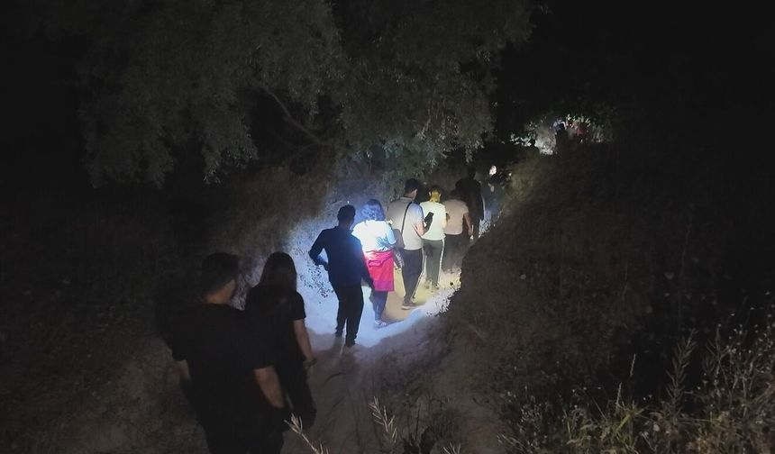 Ülkü Ocakları’ndan peri bacaları arasında gece yürüyüşü