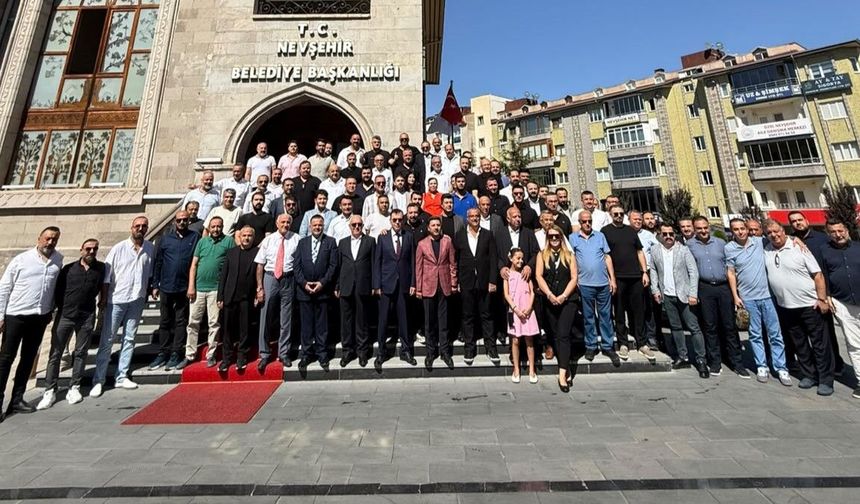 Başkan adayı Babaoğlu ekibiyle Rasim Arı’yı ziyaret etti