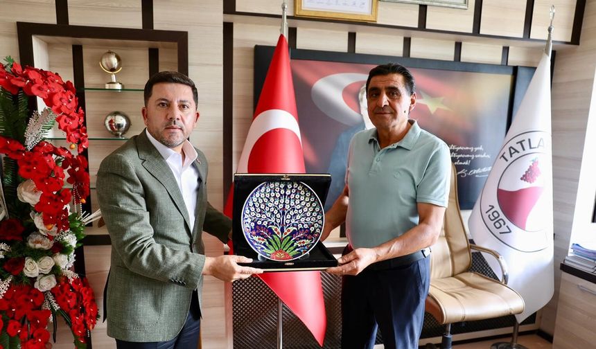 Rasim Arı’dan Tatlarin Belediyesine ziyaret