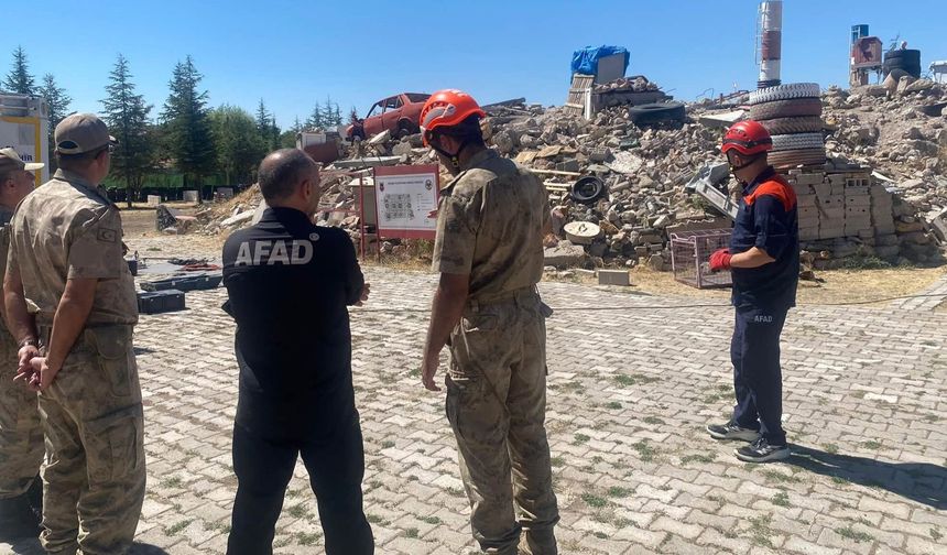 Nevşehir’de zorlu tatbikat: Enkazda zamana karşı yarıştılar